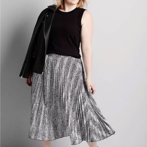 Lane Bryant Black and White Midi A-Line Pleated Skirt